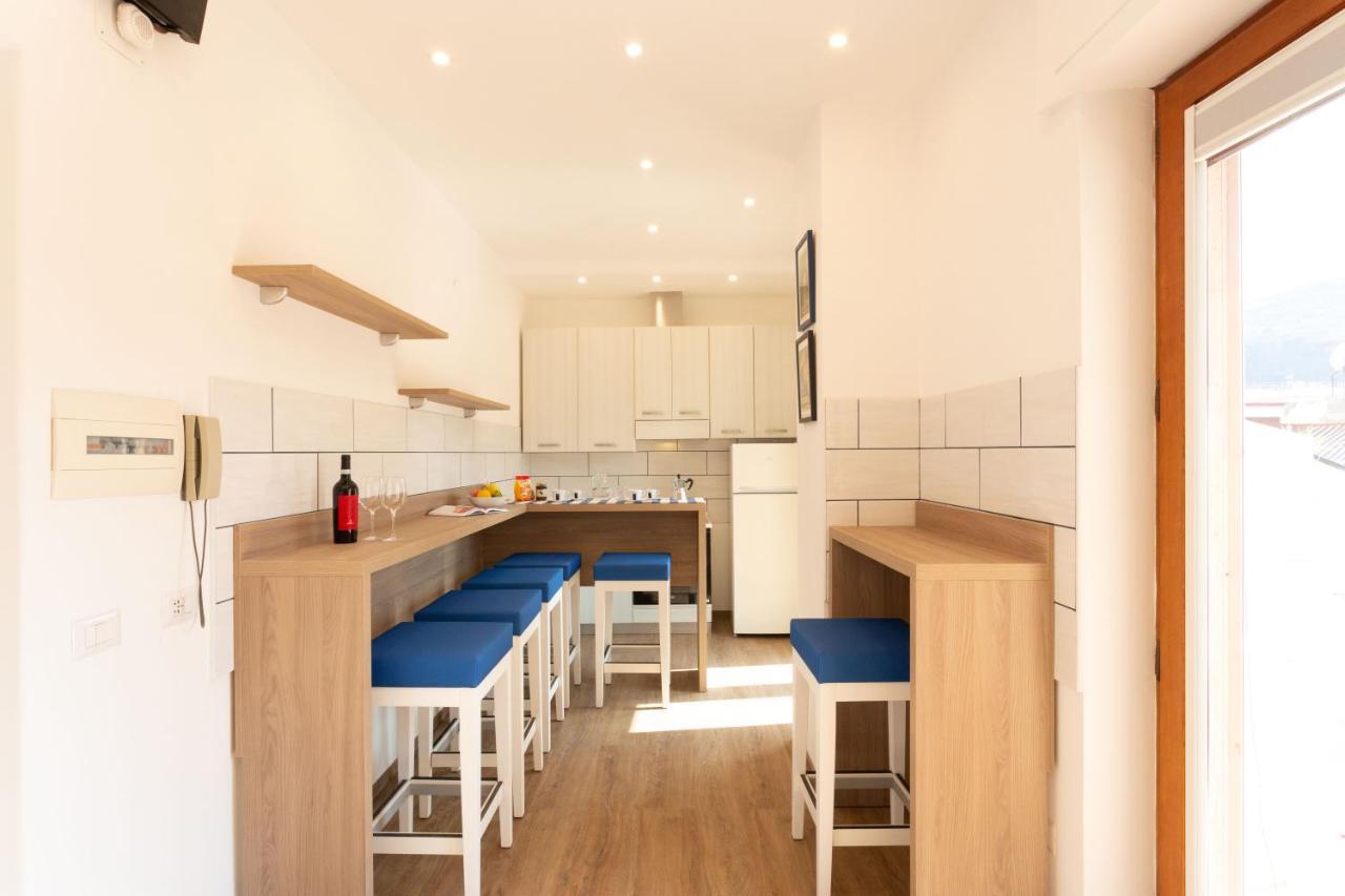 Tofani Apartment - Luminoso Con Terrazzo Panoramico Sorrento Eksteriør bilde