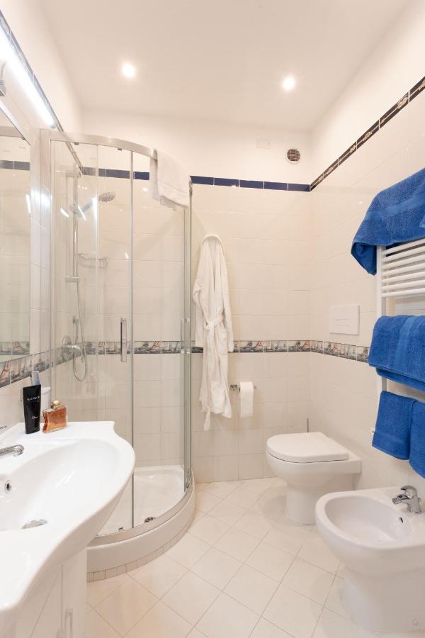 Tofani Apartment - Luminoso Con Terrazzo Panoramico Sorrento Eksteriør bilde