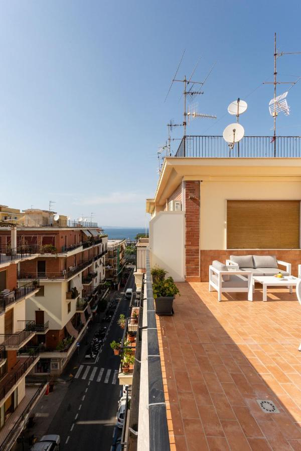 Tofani Apartment - Luminoso Con Terrazzo Panoramico Sorrento Eksteriør bilde