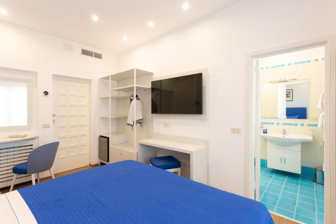 Tofani Apartment - Luminoso Con Terrazzo Panoramico Sorrento Eksteriør bilde