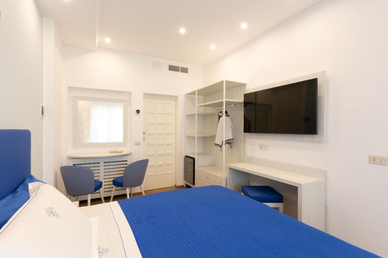 Tofani Apartment - Luminoso Con Terrazzo Panoramico Sorrento Eksteriør bilde
