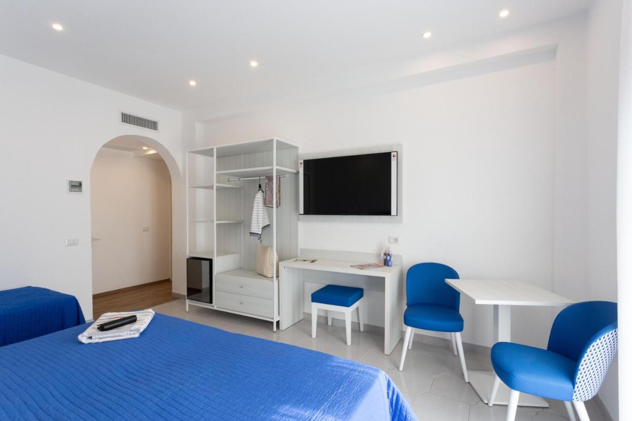 Tofani Apartment - Luminoso Con Terrazzo Panoramico Sorrento Eksteriør bilde