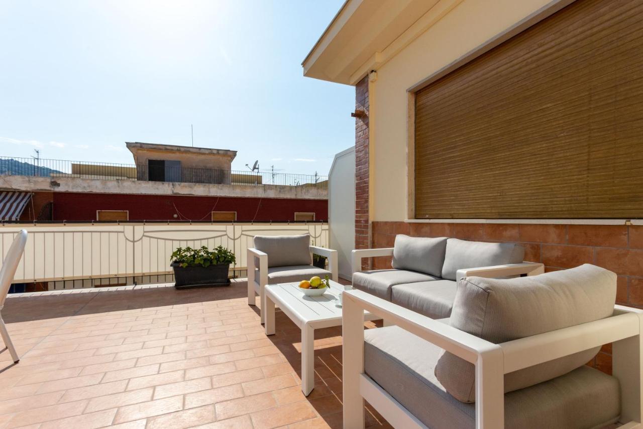 Tofani Apartment - Luminoso Con Terrazzo Panoramico Sorrento Eksteriør bilde